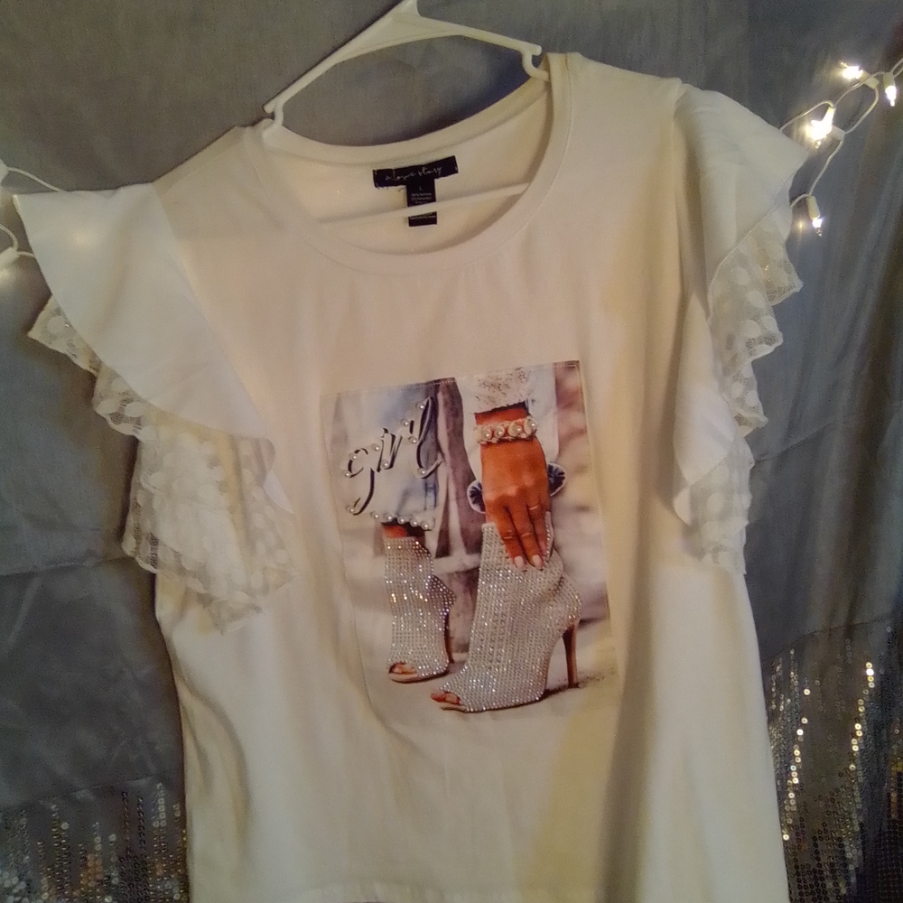 Chic White Graphic Tee with Ruffle Sleeves
